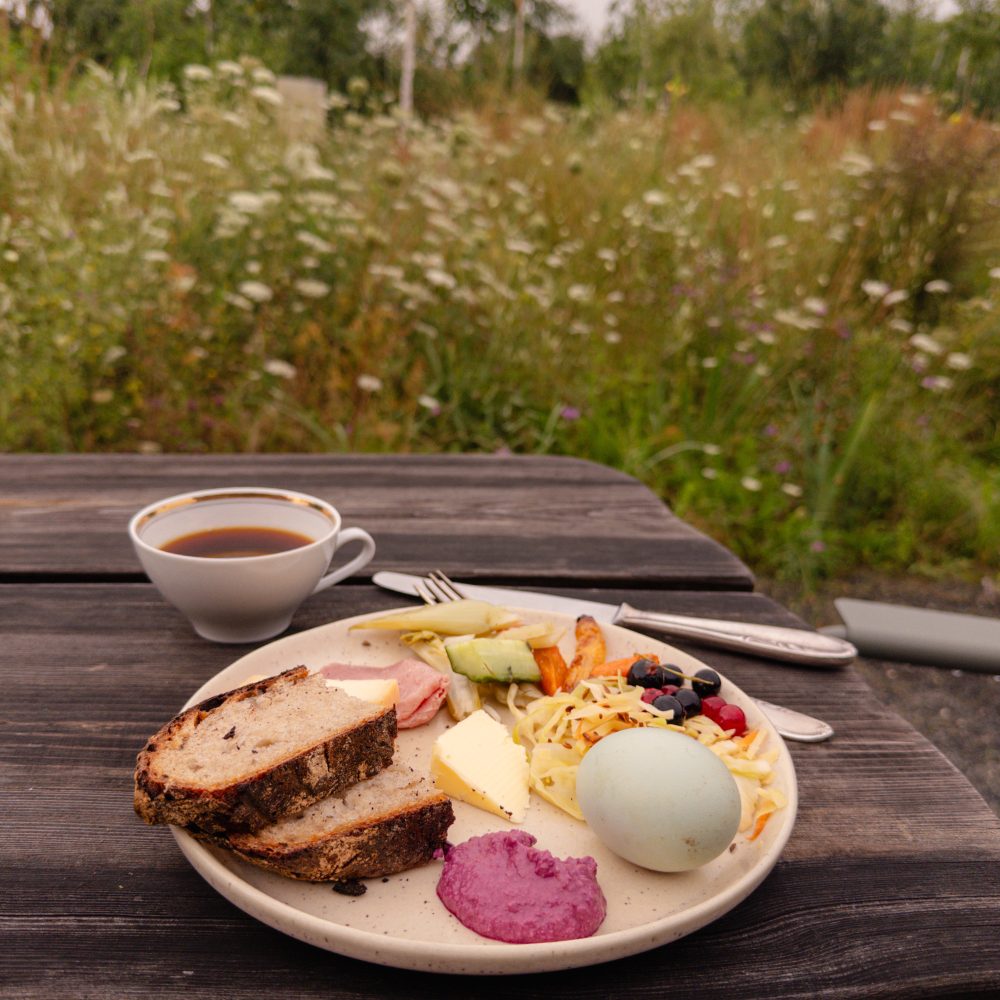 Frühstück im Garten